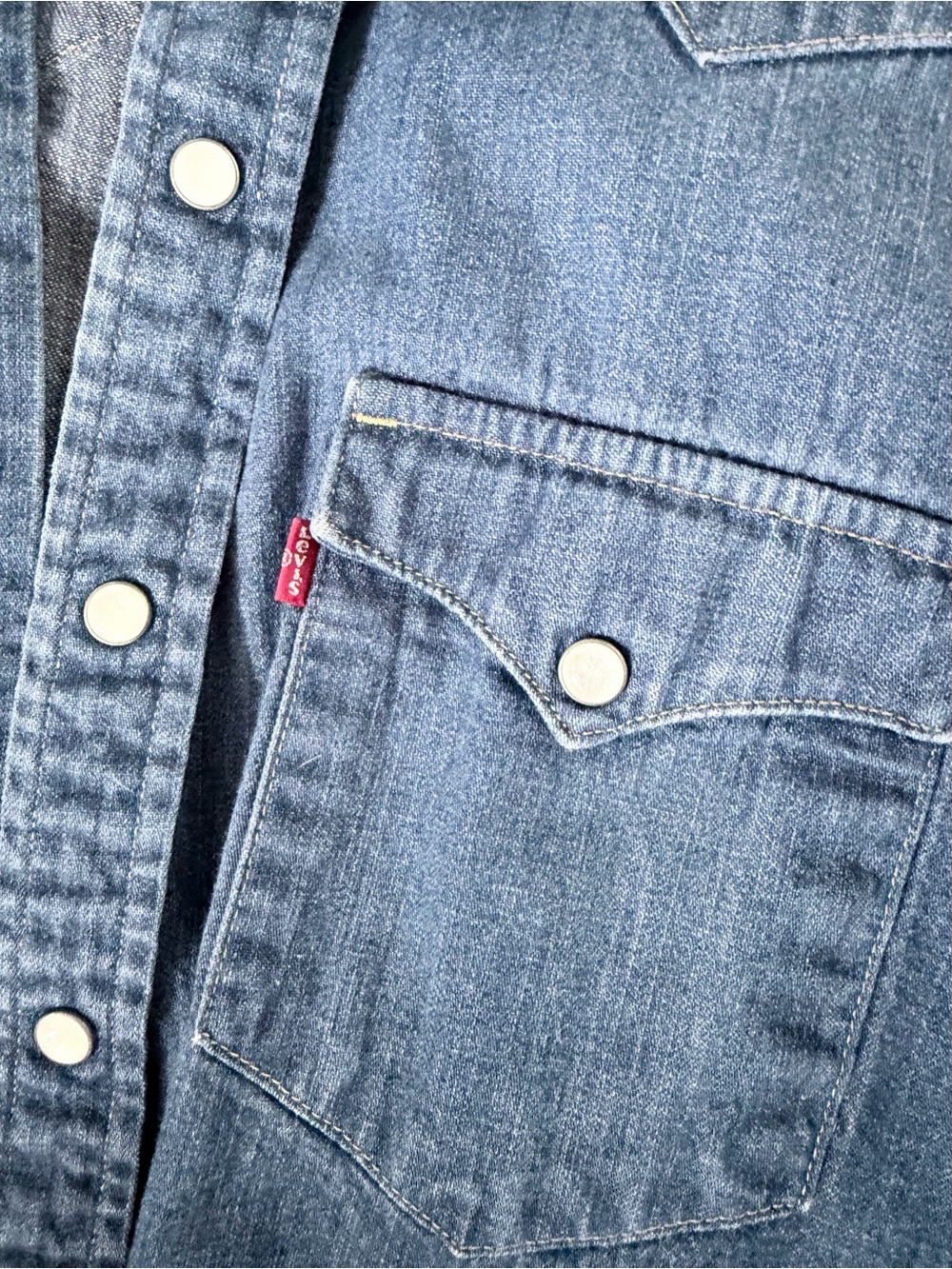 Levi's Men's Light Blue Denim Western Shirt with Snap Pockets